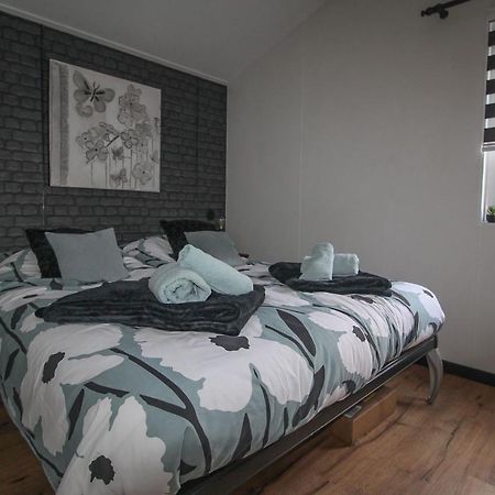 Sfeervol Chalet Op De Veluwe Putten Eksteriør billede