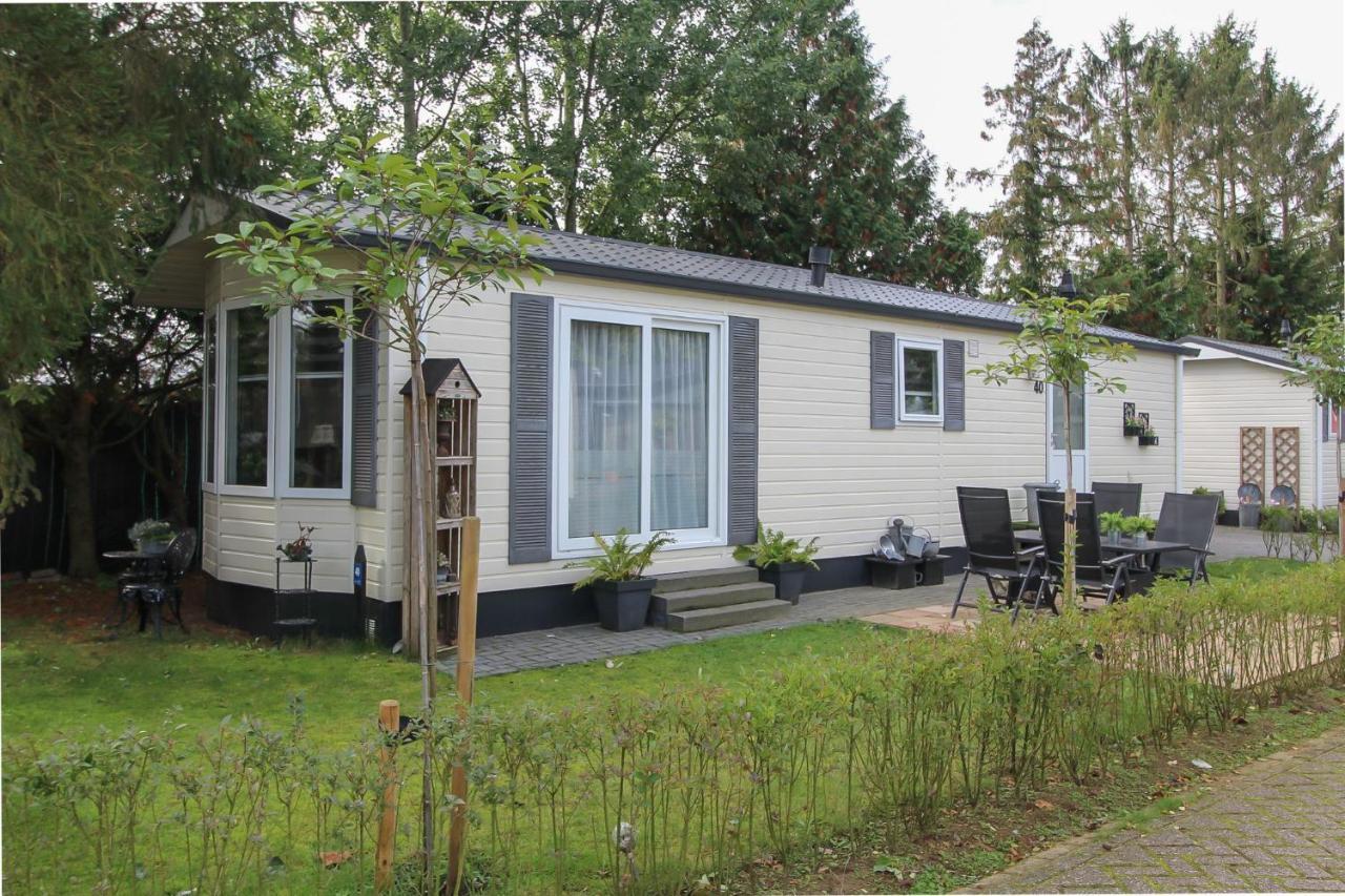 Sfeervol Chalet Op De Veluwe Putten Eksteriør billede